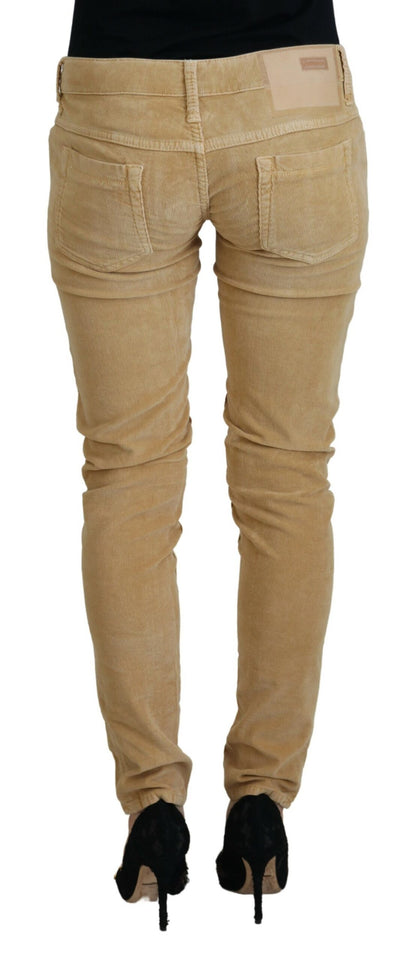 Acht Braune Baumwollcord-Jeans mit niedriger Taille für Damen