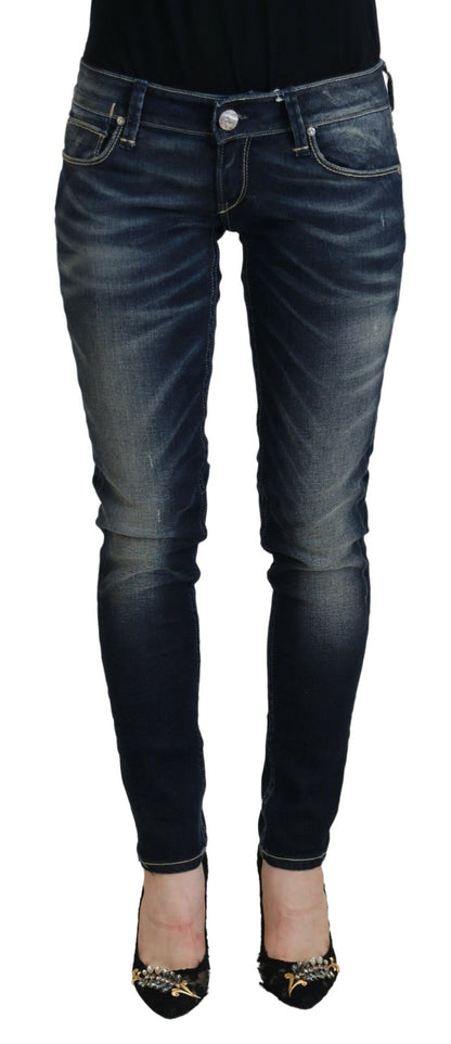 Acht Blaue Slim Fit Jeans aus gewaschener Baumwolle für Damen