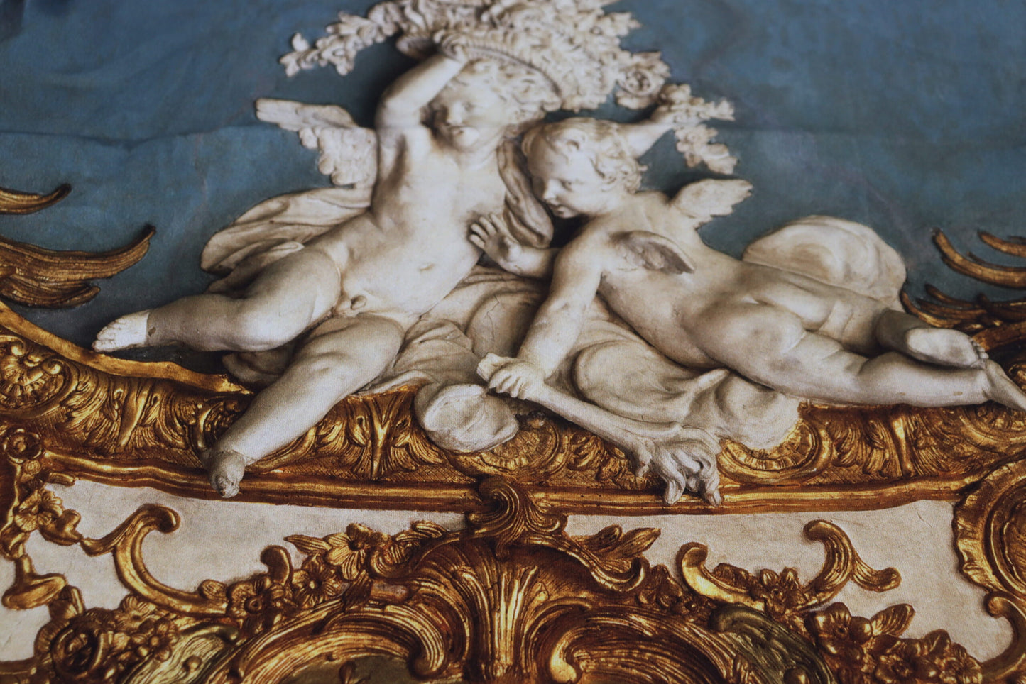 Dolce &amp; Gabbana, mehrfarbiges Hemdoberteil mit DG-Logo und Engel-Print