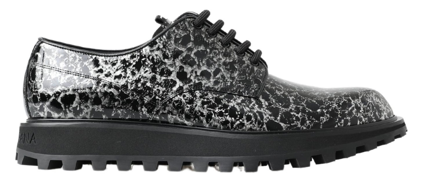 Dolce &amp; Gabbana – Derby-Schuhe aus Lackleder in Schwarz und Weiß