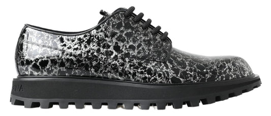 Dolce &amp; Gabbana – Derby-Schuhe aus Lackleder in Schwarz und Weiß