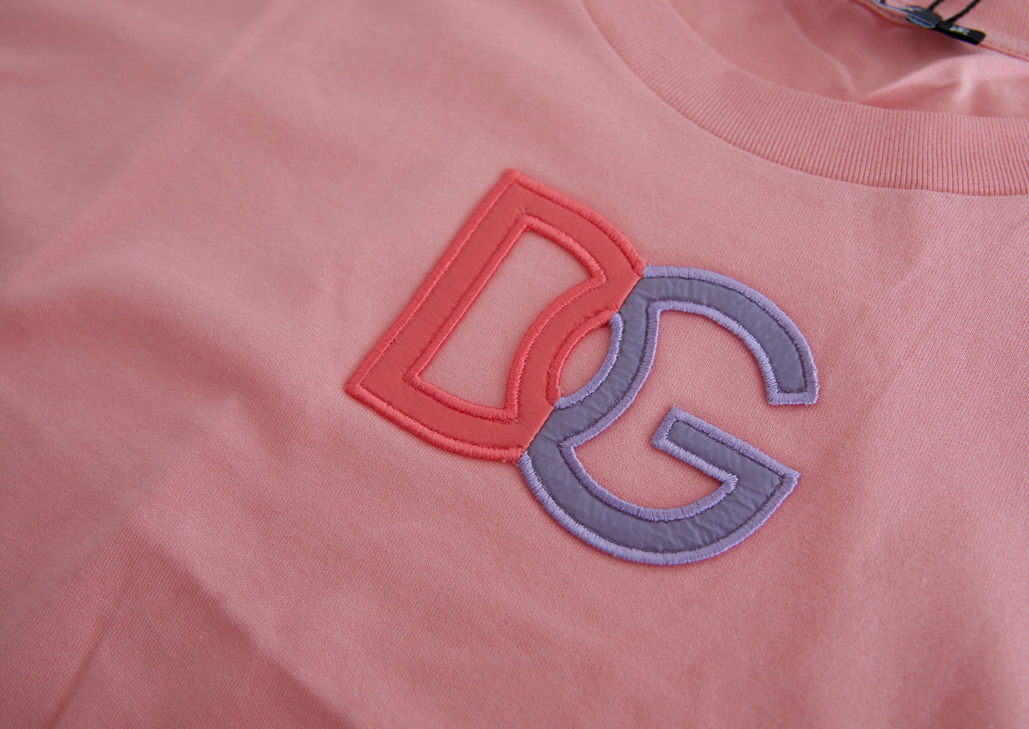 Dolce &amp; Gabbana – Tank-T-Shirt mit Rundhalsausschnitt und DG-Logo aus rosa Baumwolle