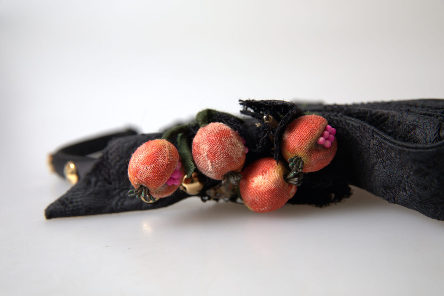 Dolce &amp; Gabbana Schwarzes Tiara-Diadem-Stirnband mit mehrfarbigem Feigenfrucht-Kristall