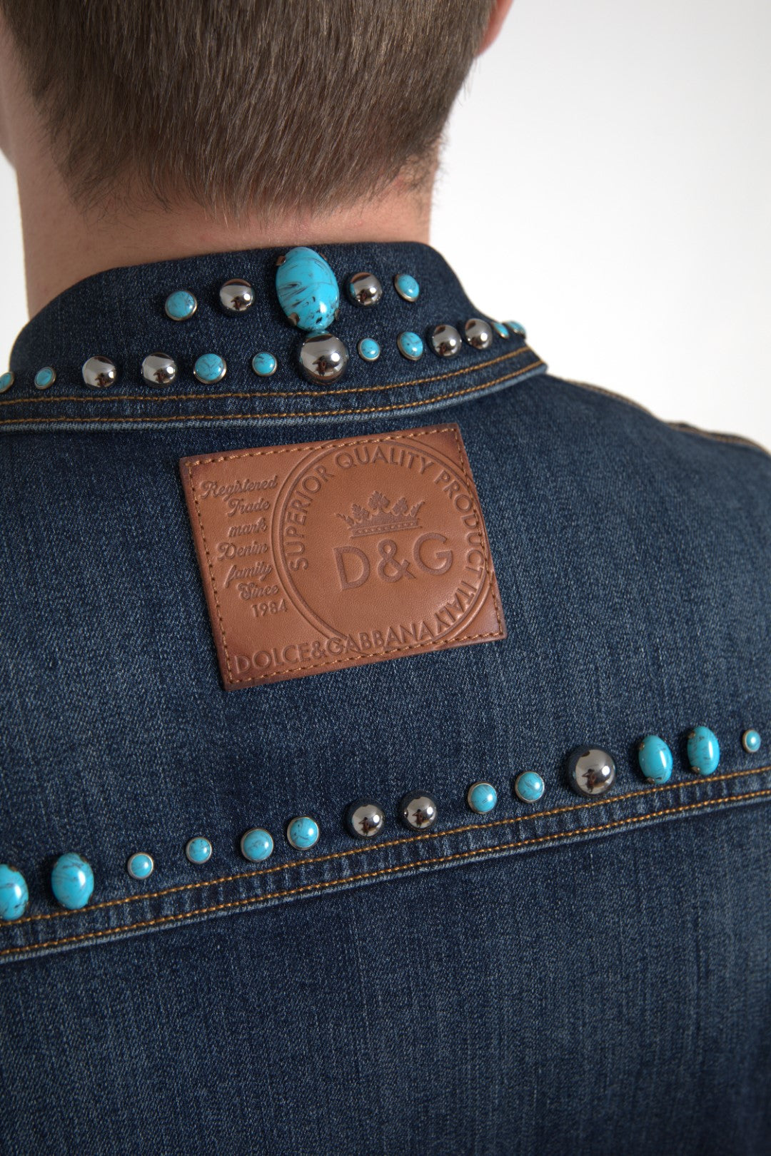 Dolce &amp; Gabbana – Blaue Jeansjacke mit türkisfarbenen Steinen und Nieten