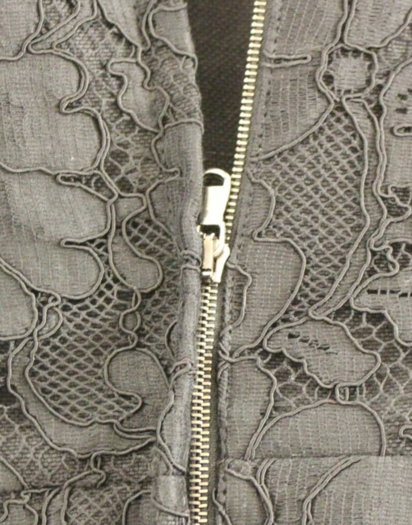Dolce &amp; Gabbana Schwarzes Sicily-Laufstegkleid mit Blumenspitze