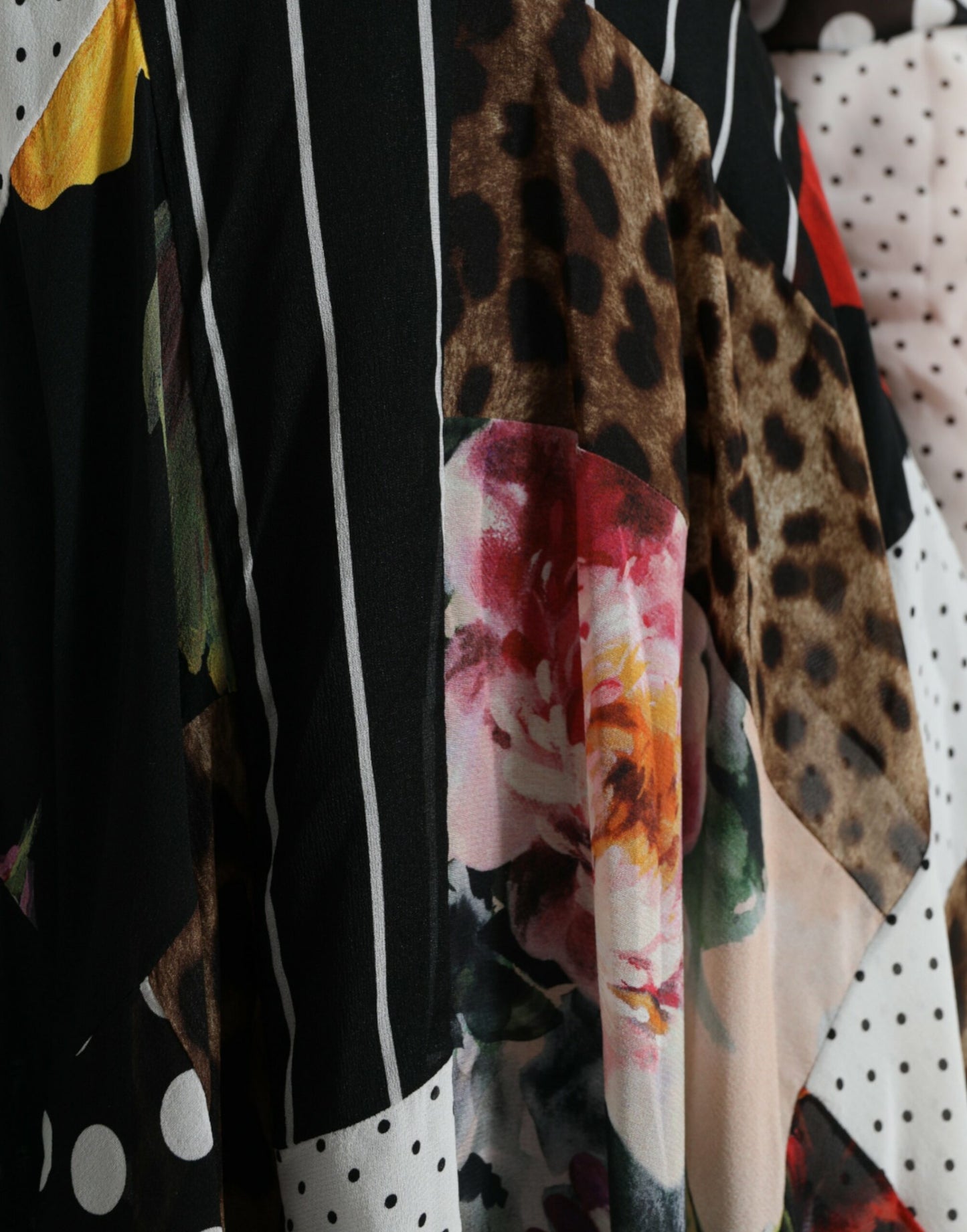 Dolce &amp; Gabbana Mehrfarbiges Patchwork-Kleid mit Blumen- und Leopardenmuster