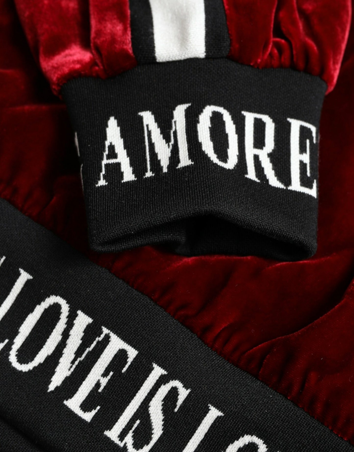 Dolce &amp; Gabbana Bordeaux Samt Pullover mit Rundhalsausschnitt