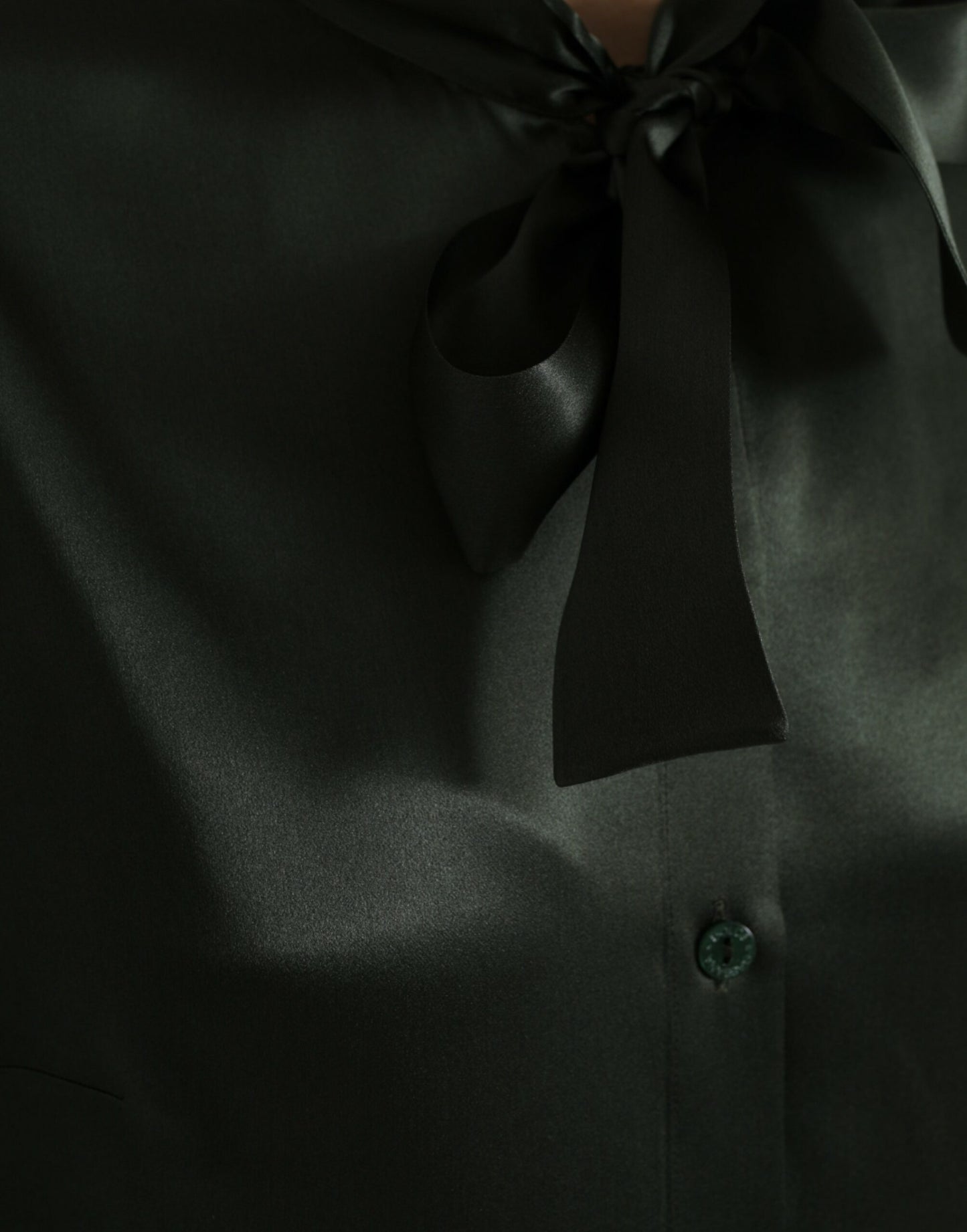 Dolce &amp; Gabbana – Graues Blusenoberteil mit langen Ärmeln und Ascot-Kragen