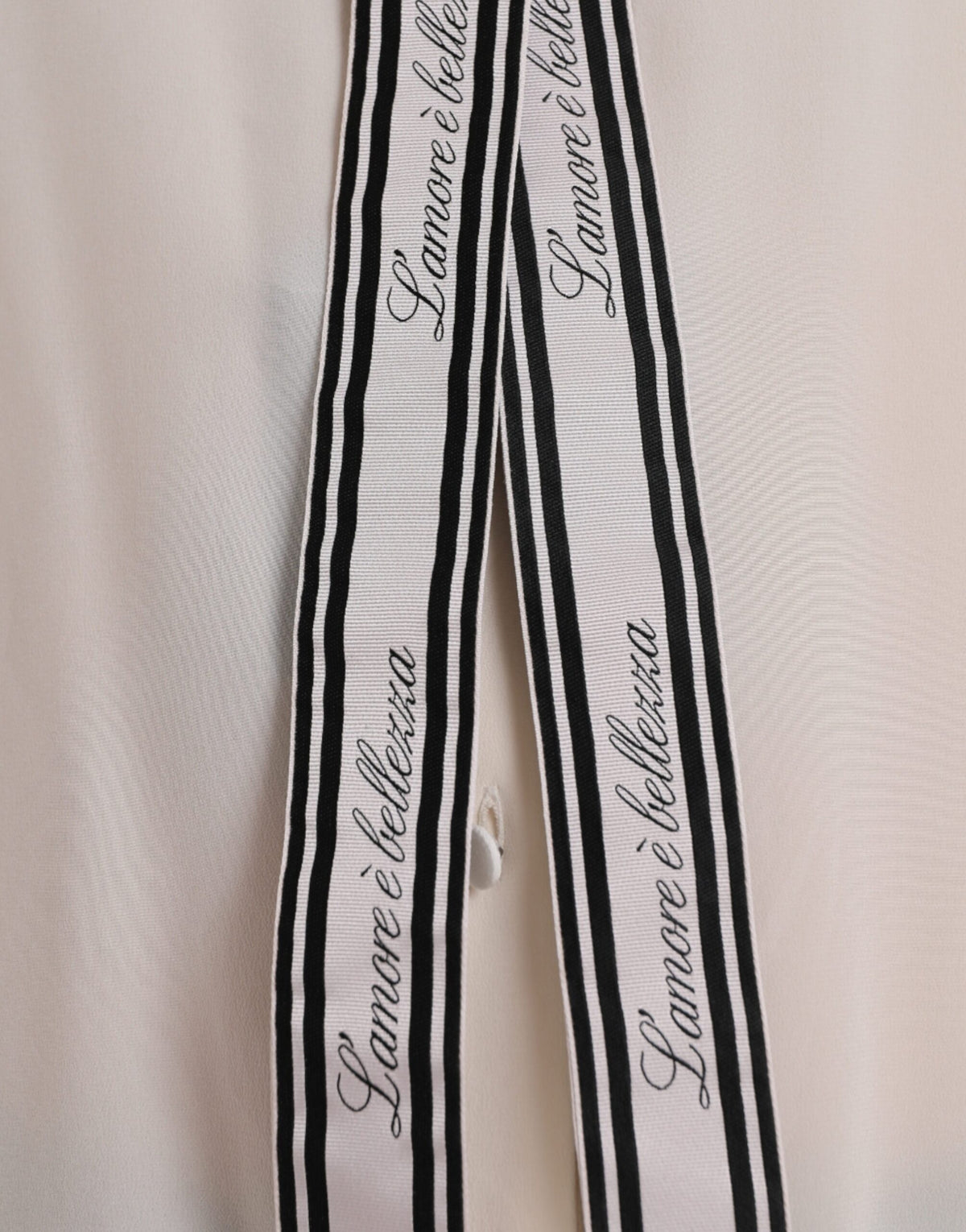 Dolce &amp; Gabbana – Langärmliges Blusenoberteil mit Knopfleiste in Off-White