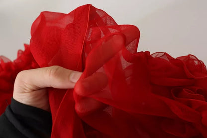 Dolce &amp; Gabbana – Rote Bluse aus Seide mit Ascot-Kragen und Rüschen