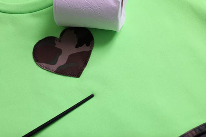 Dolce &amp; Gabbana Grüner Patchwork-Pullover mit Rundhalsausschnitt und Herz