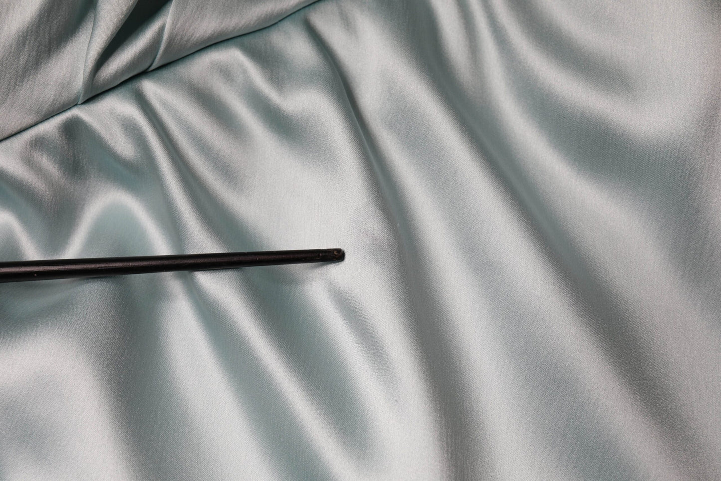 Dolce &amp; Gabbana – Mintgrünes, tailliertes One-Shoulder-Kleid aus Seide