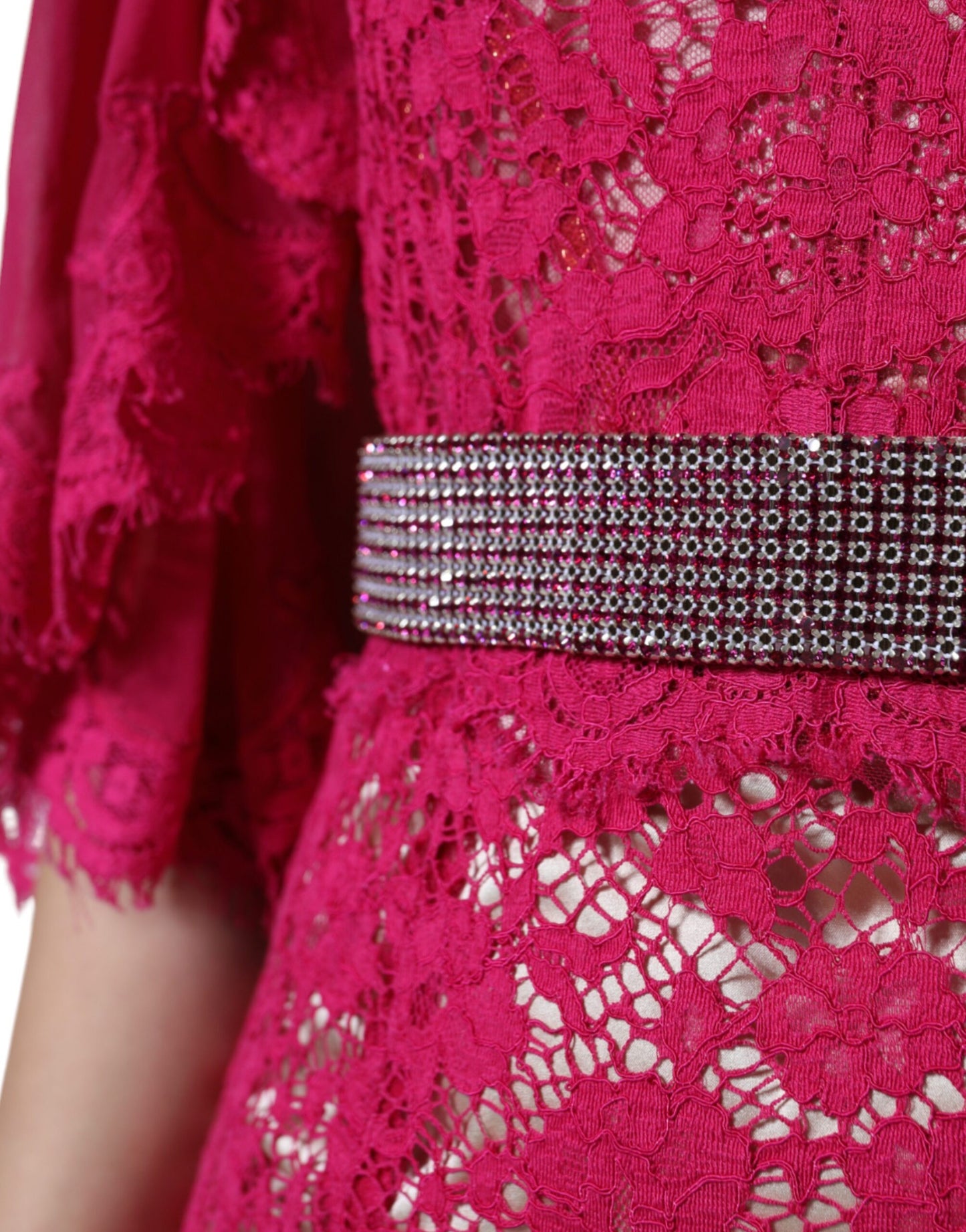 Dolce &amp; Gabbana – Langes Etuikleid aus rosa Spitze mit Kristallen