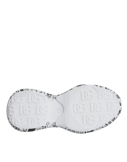 Dolce &amp; Gabbana Daymaster Sneakers in Weiß und Schwarz mit Graffiti-Motiv