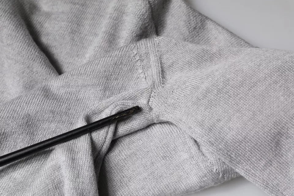 Dolce &amp; Gabbana Hellgrauer Pullover aus Wolle mit Rundhalsausschnitt