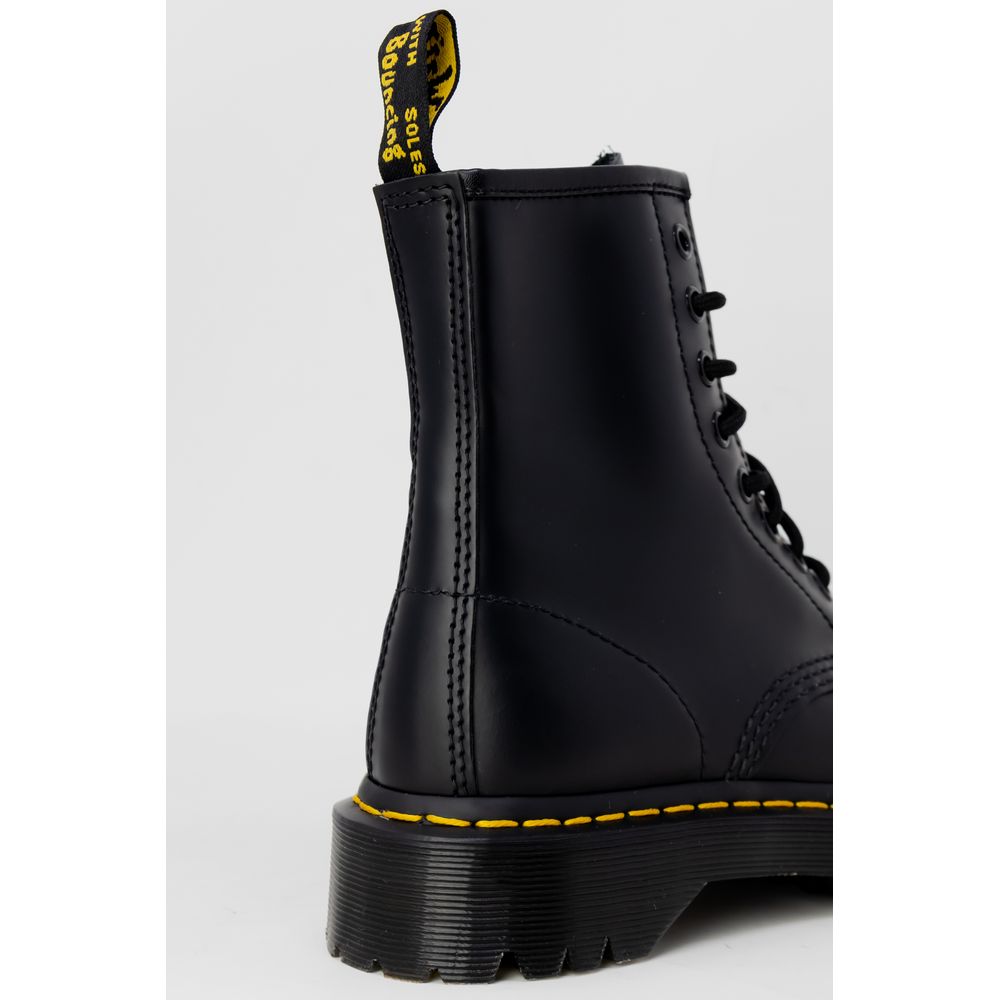 Dr. Martens – Schwarze Lederstiefel