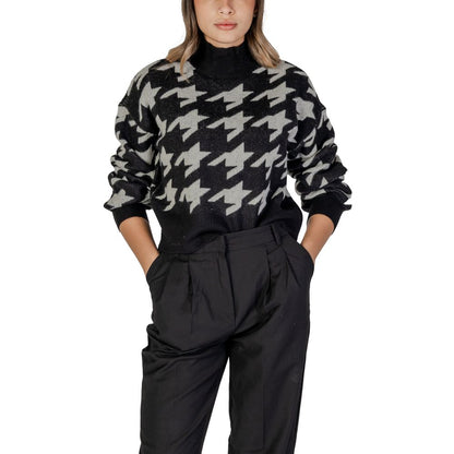 Schwarzer Marabou-Pullover von Vero Moda