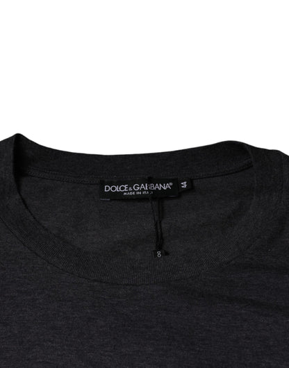 Dolce &amp; Gabbana – Graues T-Shirt aus Baumwolle mit Rundhalsausschnitt und Logo-Patch
