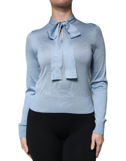 Dolce &amp; Gabbana, blauer Seidenstrickpullover mit Ascot-Kragen