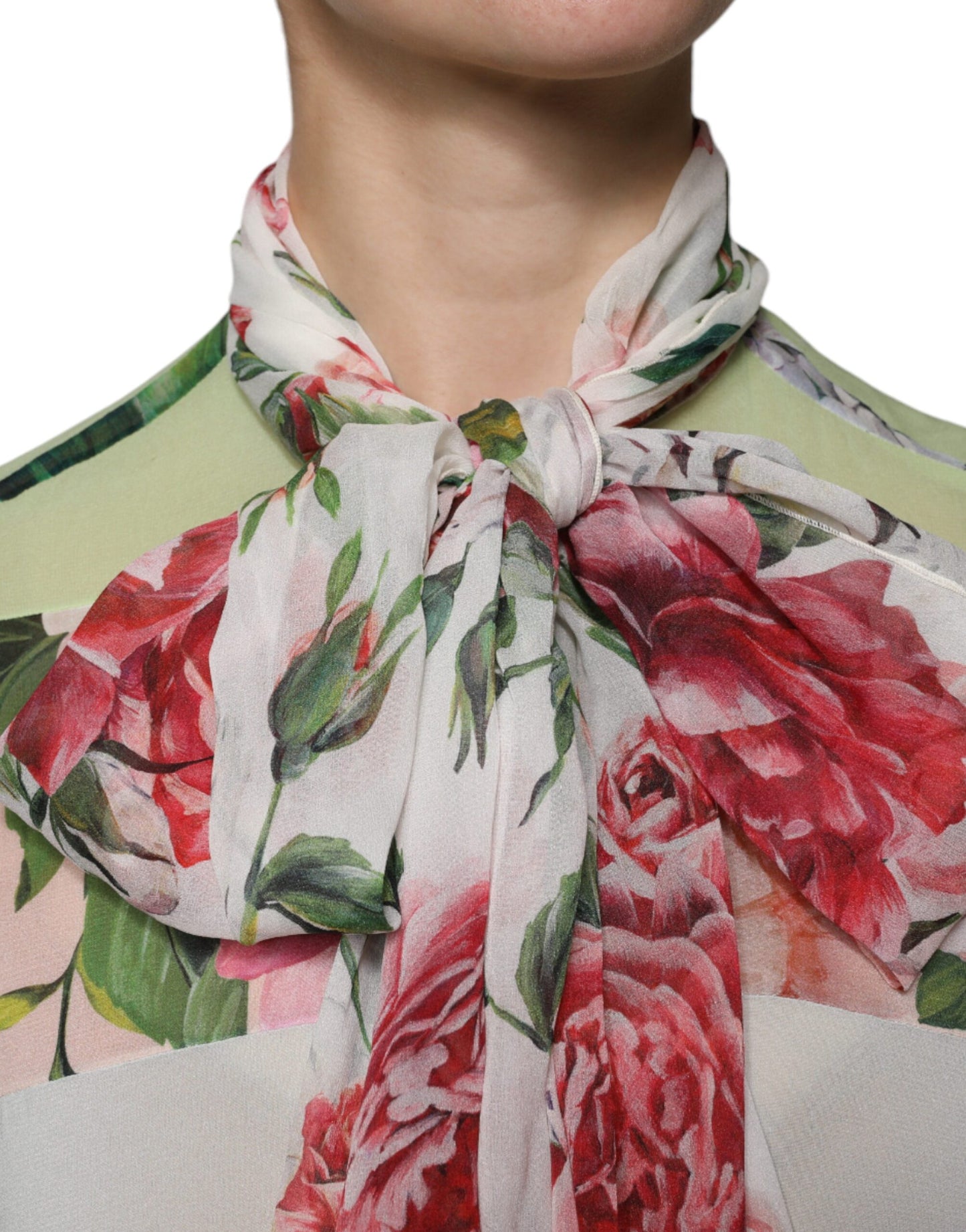 Dolce &amp; Gabbana, mehrfarbiges Oberteil mit Ascot-Kragen und Blumen-Patchwork