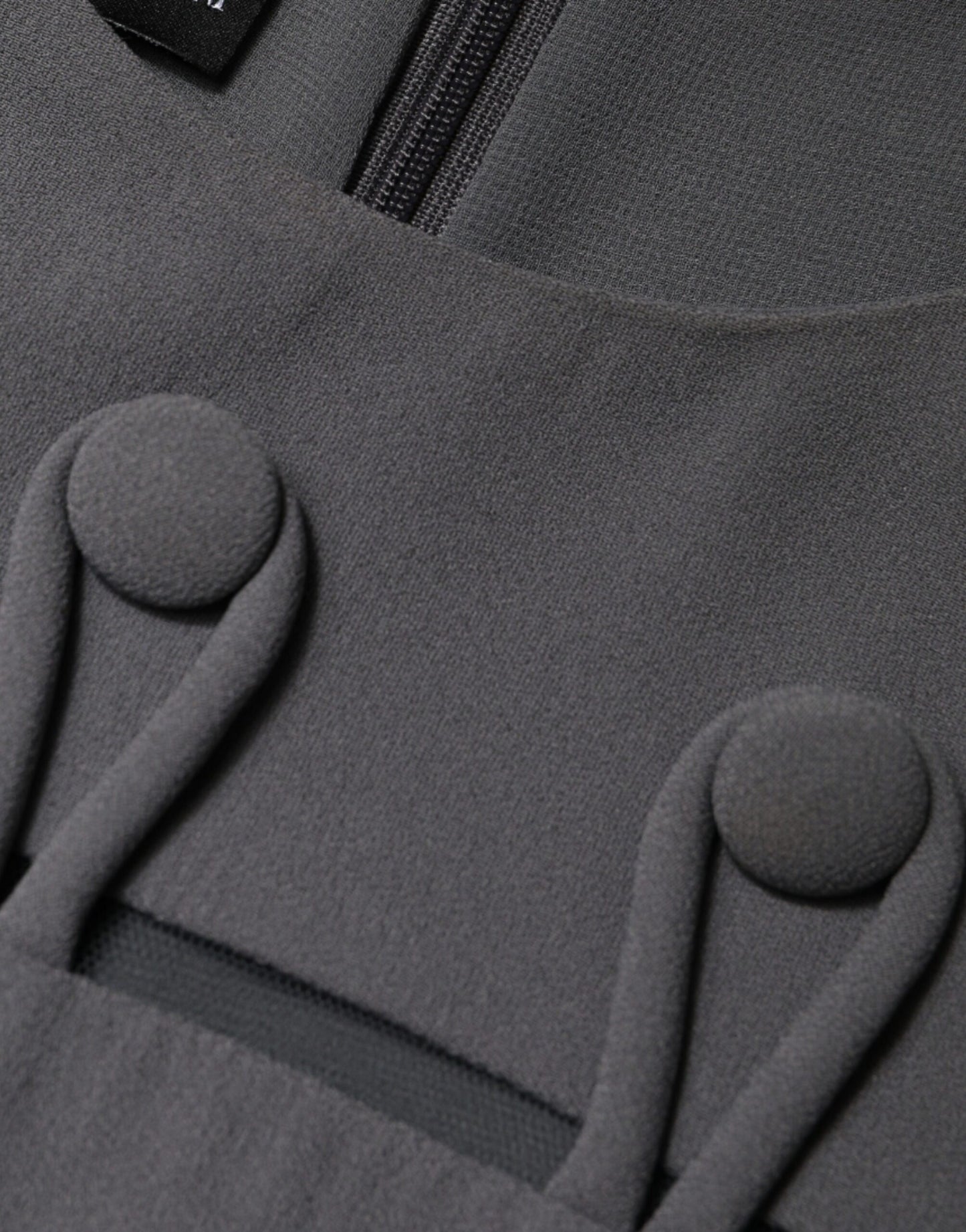Emporio Armani – Graues, ärmelloses Minikleid in A-Linie mit Rundhalsausschnitt