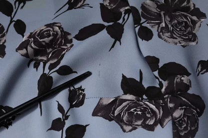 Valentino – Hellblaues, geblümtes Minikleid in A-Linie mit langen Ärmeln