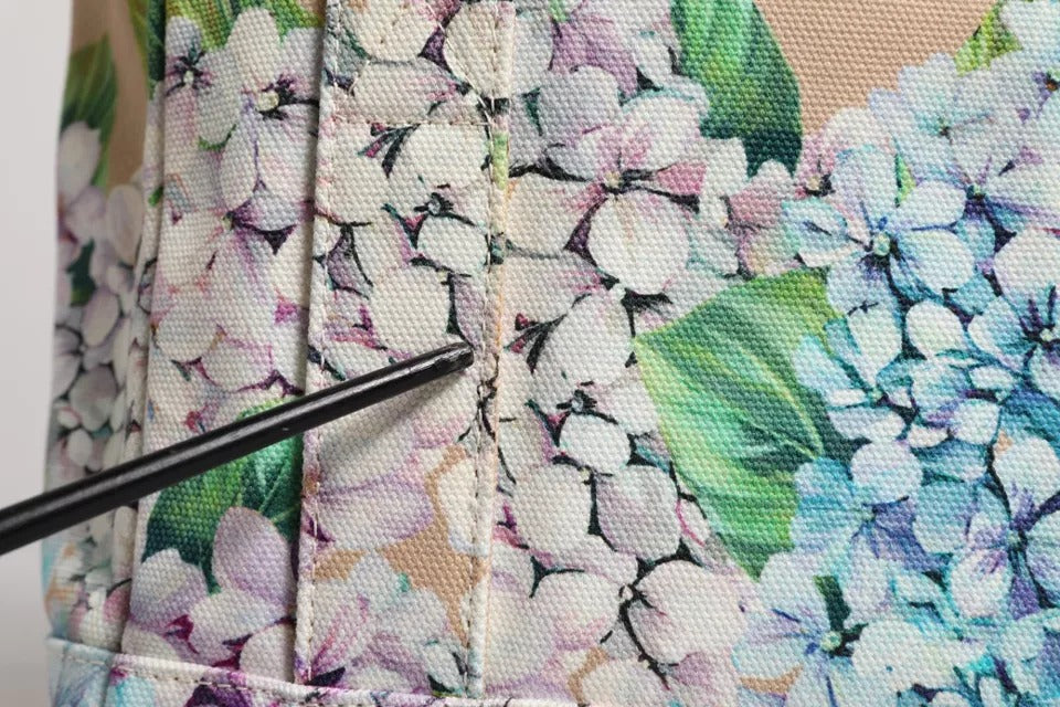 Dolce &amp; Gabbana – TANIA – Tragetasche aus Canvas mit mehrfarbigem Blumenmuster und Henkel