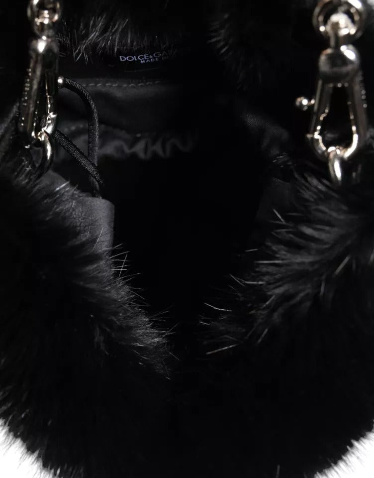 Dolce &amp; Gabbana – Umhängetasche mit silberner Kette und Kunstfell in Schwarz