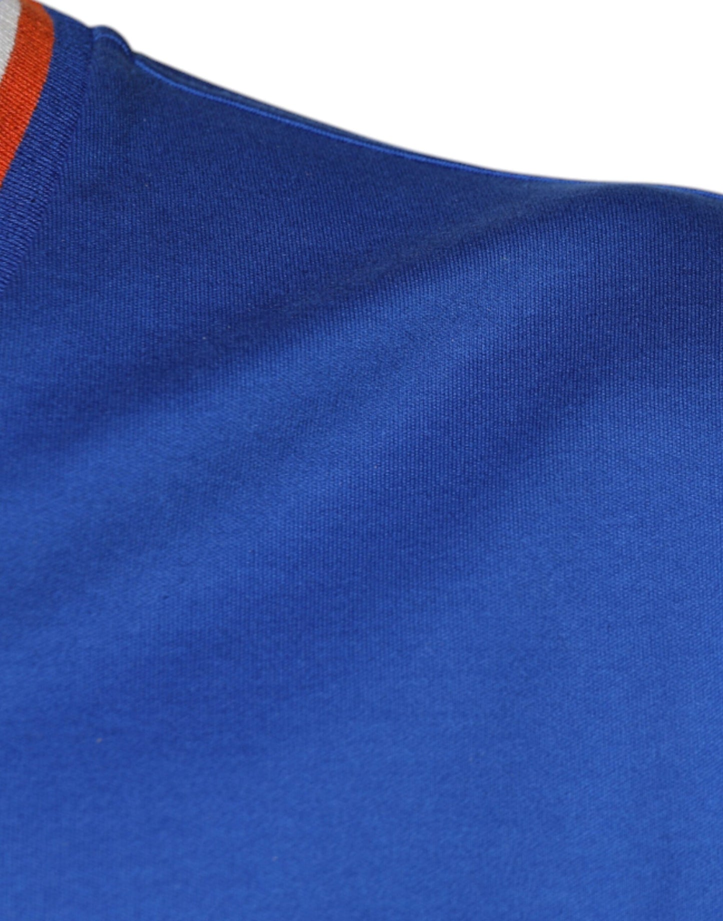 Dolce &amp; Gabbana – Blaues T-Shirt mit V-Ausschnitt und kurzen Ärmeln