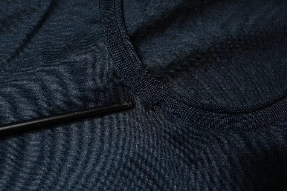 Dolce &amp; Gabbana – Dunkelblaues Seiden-T-Shirt mit Rundhalsausschnitt und kurzen Ärmeln