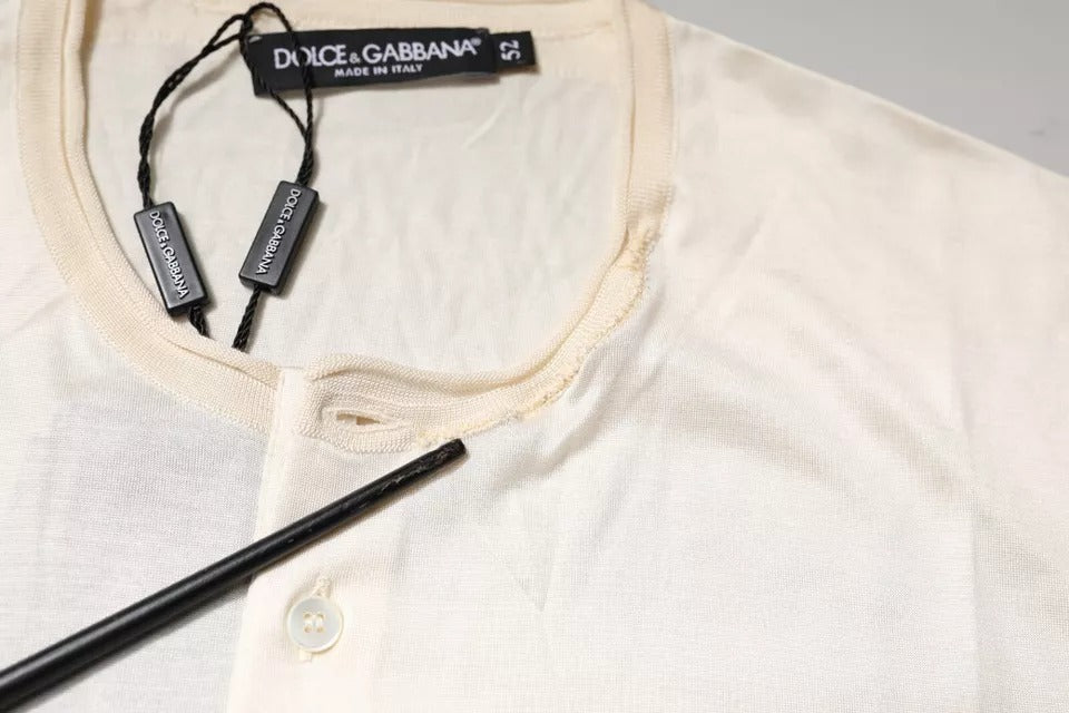 Dolce &amp; Gabbana – Henley-T-Shirt aus Seide mit Rundhalsausschnitt in Off-White