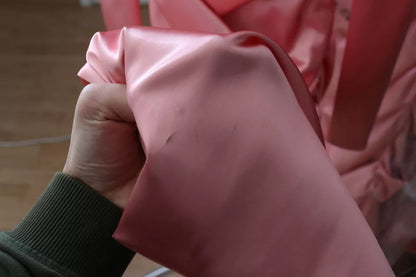 Dolce &amp; Gabbana – Rosafarbenes, figurbetontes Midikleid mit langen Ärmeln