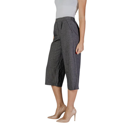 Vero Moda – Kurze Hose aus Polyester in Schwarz und Weiß