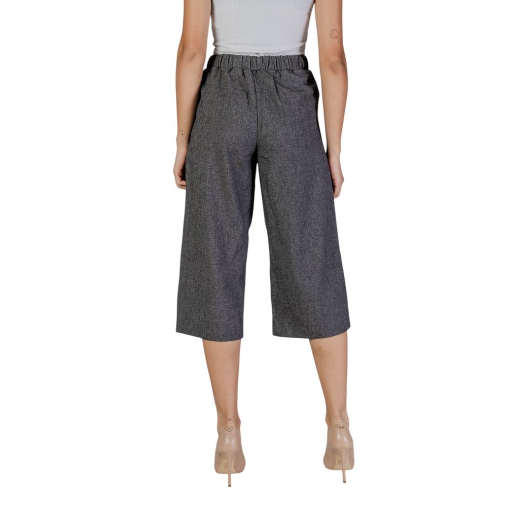 Vero Moda – Kurze Hose aus Polyester in Schwarz und Weiß