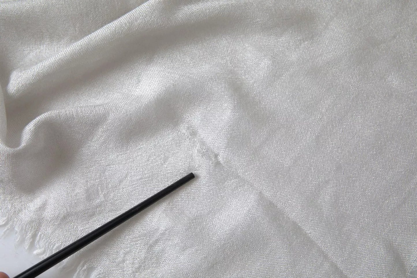 Dolce &amp; Gabbana – Grauer Kaschmir-Wickelschal mit Fransen