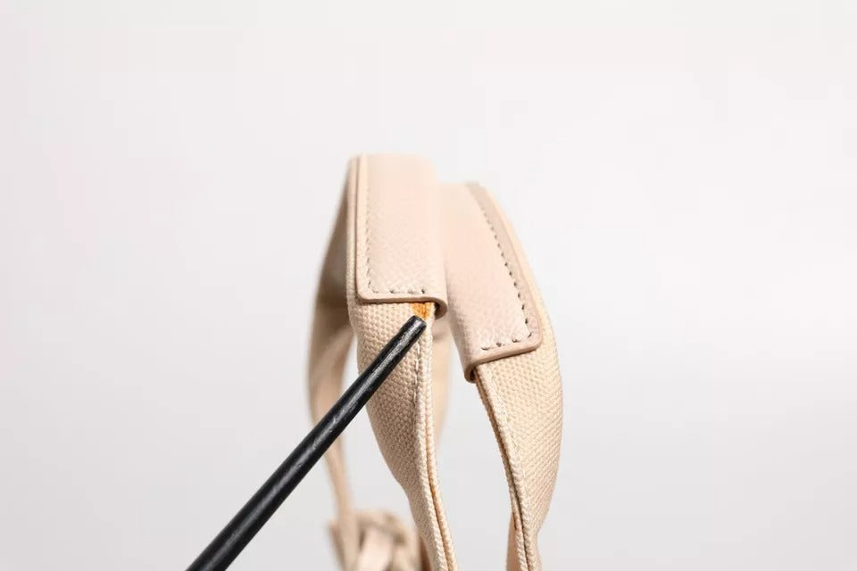 Dolce &amp; Gabbana – TANIA – Tragetasche aus Canvas mit mehrfarbigem Blumenmuster und Henkel