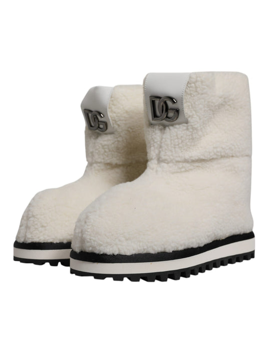 Dolce &amp; Gabbana – Weiße, gepolsterte Stiefel mit Plüschlogo und Wadenmitte