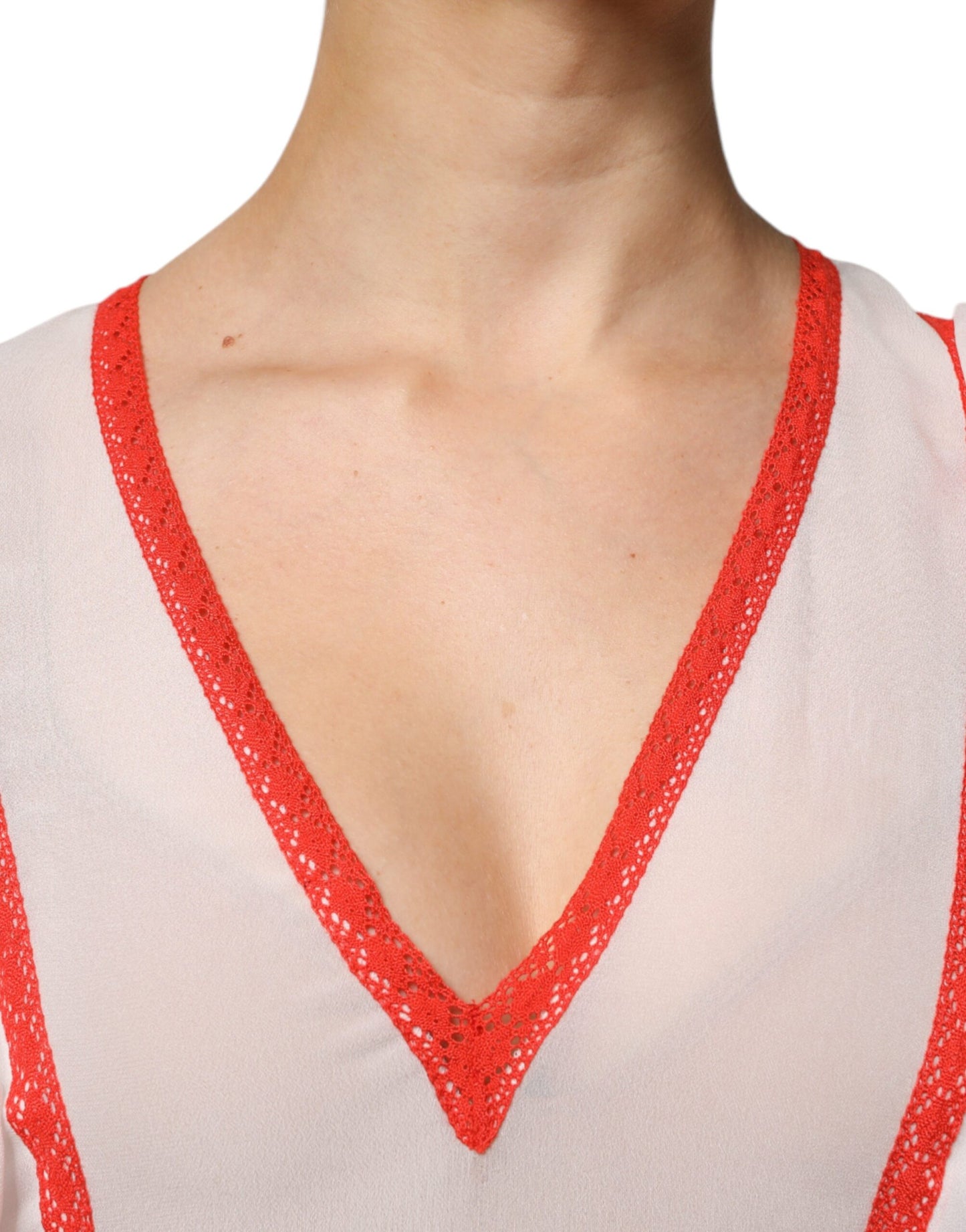 Twinset – Weißes A-Linien-Minikleid aus Viskose mit Rüschenärmeln und Plissee