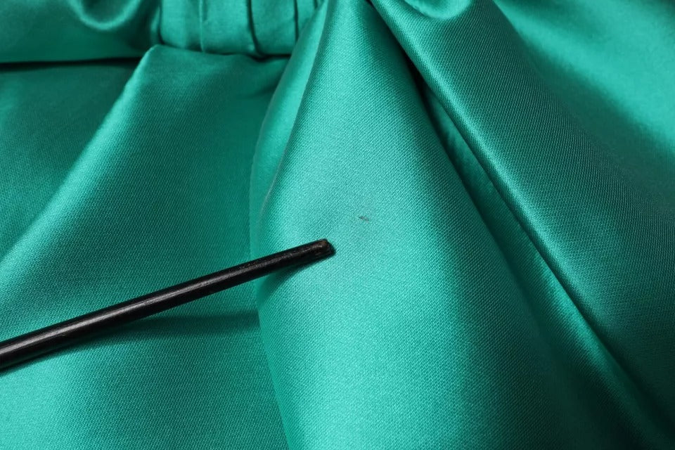 Alberta Ferretti – Ärmelloses Lagenkleid aus Satin-Polyester mit V-Ausschnitt in Grün