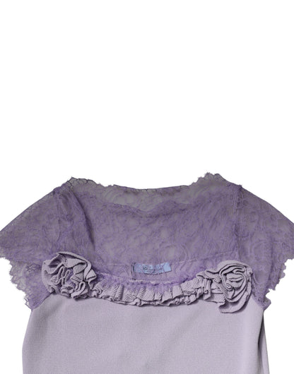 Blumarine – Lilafarbenes A-Linien-Midikleid mit kurzen Ärmeln und floralem Spitzenbesatz