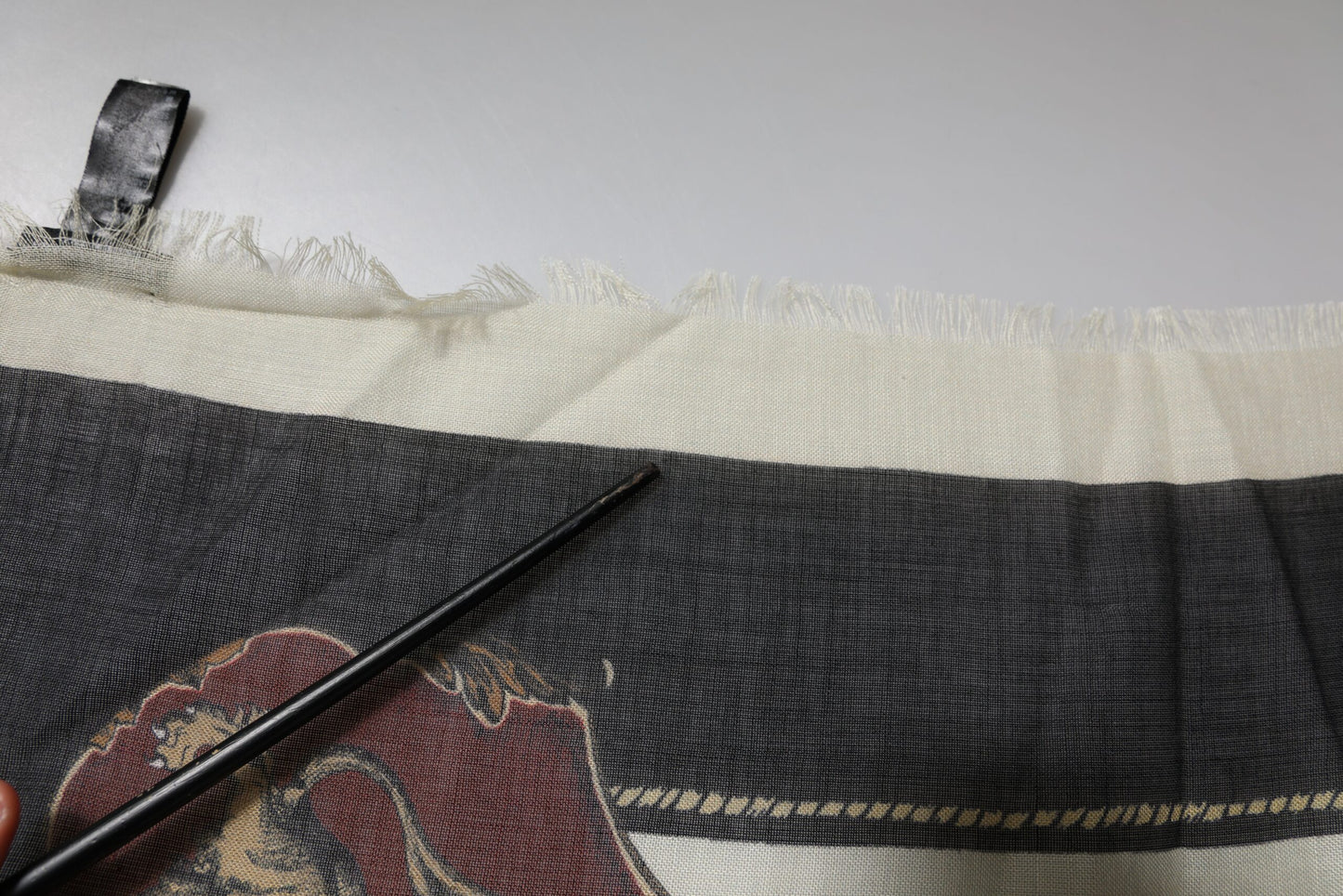 Dolce &amp; Gabbana – Mehrfarbig bedruckter Foulard-Schal aus Kaschmir