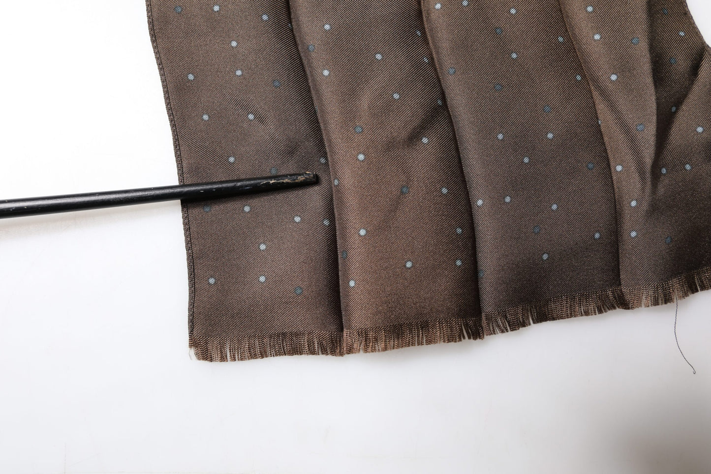 Dolce &amp; Gabbana Brauner Fantasy-Schal aus Seide zum Umwickeln