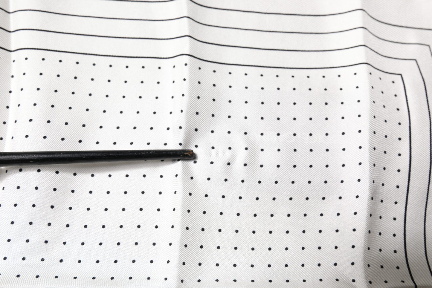 Dolce &amp; Gabbana – Quadratisches Taschentuch mit weißen Punkten