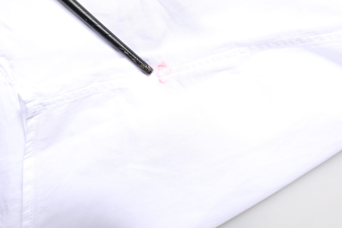 Dolce &amp; Gabbana – Weißes, GOLDfarbenes Hemd aus Baumwollpopeline mit Latz