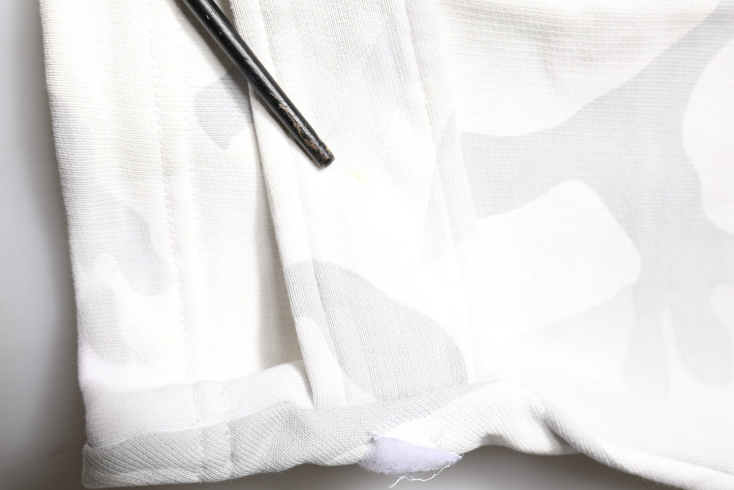 Dolce &amp; Gabbana – Weiße Cargo-Jogginghose mit Camouflage-Muster