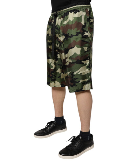 Dolce &amp; Gabbana – Mehrfarbige Bermudashorts aus Seide mit mittlerer Taille im Camouflage-Look