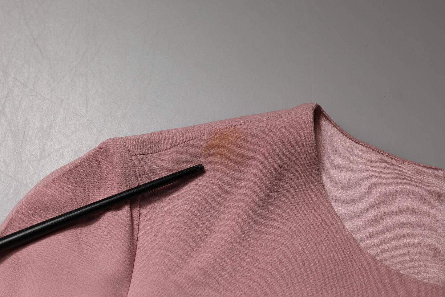 Dolce &amp; Gabbana – Rosa A-Linien-Kleid aus Viskose mit ausgestellten 3/4-Ärmeln