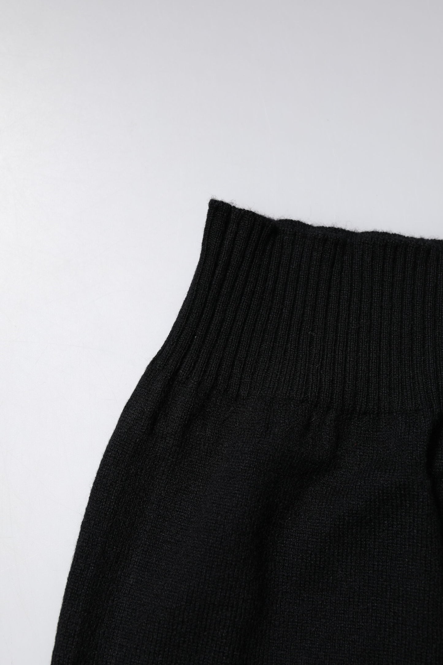 Dolce &amp; Gabbana – Schwarzer, gestrickter Halswärmer-Foulardschal aus Kaschmir