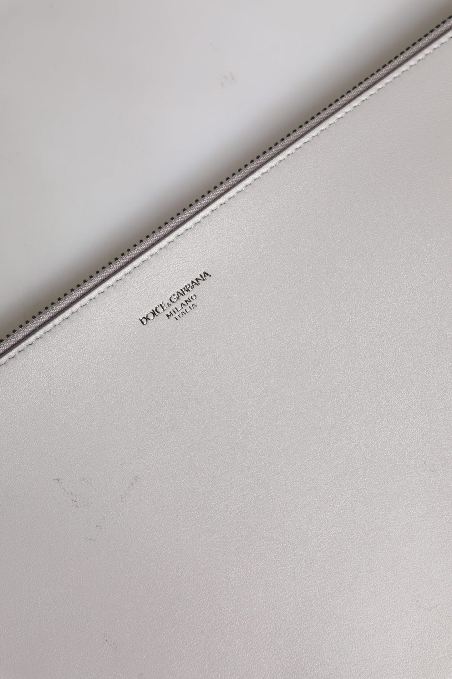 Dolce &amp; Gabbana Graue Clutch mit Reißverschlusstasche aus massivem Leder mit DG-Logo für Herren