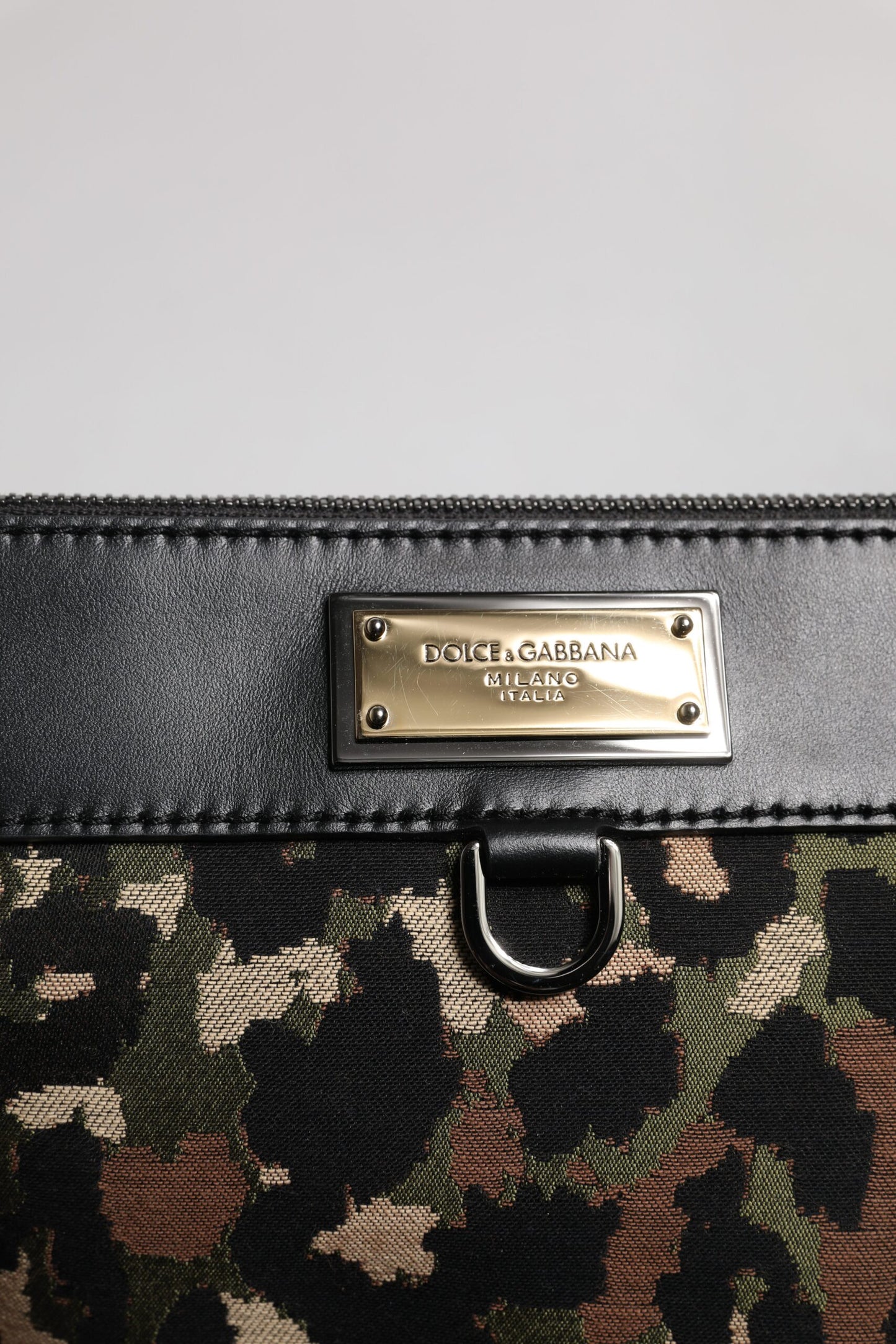 Dolce &amp; Gabbana – Mehrfarbige Beuteltasche mit Logo-Schild und Leoparden-Jacquard-Print